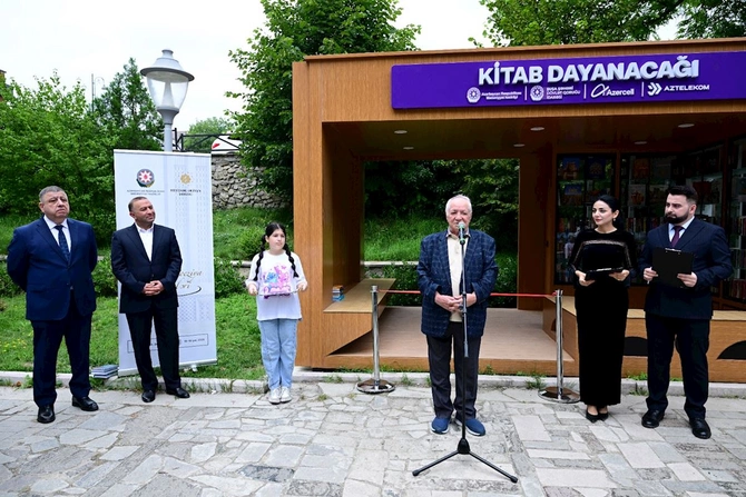 Şuşada Kitab dayanacağı istifadəyə verildi — FOTOLAR Şuşada Kitab dayanacağı istifadəyə verildi — FOTOLAR
