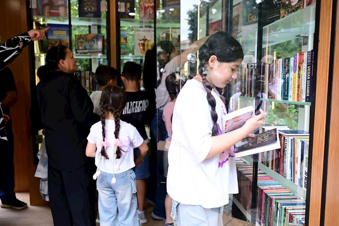 Şuşada Kitab dayanacağı istifadəyə verildi — FOTOLAR Şuşada Kitab dayanacağı istifadəyə verildi — FOTOLAR