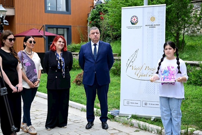 Şuşada Kitab dayanacağı istifadəyə verildi — FOTOLAR Şuşada Kitab dayanacağı istifadəyə verildi — FOTOLAR