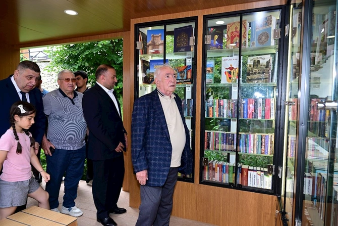 Şuşada Kitab dayanacağı istifadəyə verildi — FOTOLAR Şuşada Kitab dayanacağı istifadəyə verildi — FOTOLAR