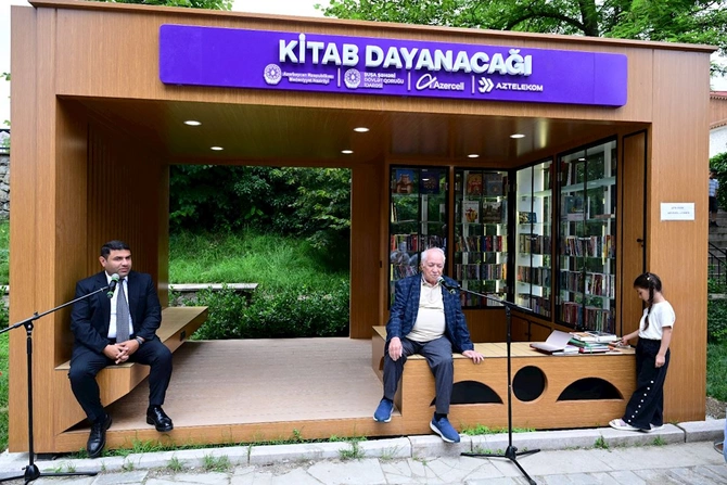 Şuşada Kitab dayanacağı istifadəyə verildi — FOTOLAR Şuşada Kitab dayanacağı istifadəyə verildi — FOTOLAR
