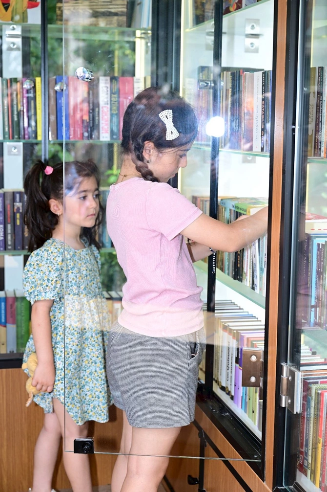 Şuşada Kitab dayanacağı istifadəyə verildi — FOTOLAR Şuşada Kitab dayanacağı istifadəyə verildi — FOTOLAR