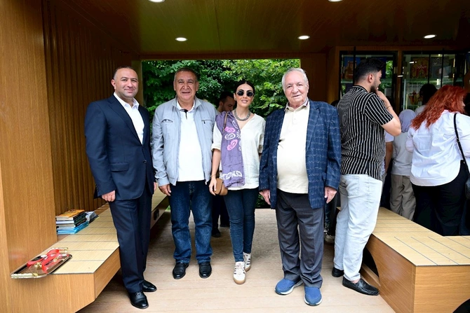 Şuşada Kitab dayanacağı istifadəyə verildi — FOTOLAR Şuşada Kitab dayanacağı istifadəyə verildi — FOTOLAR