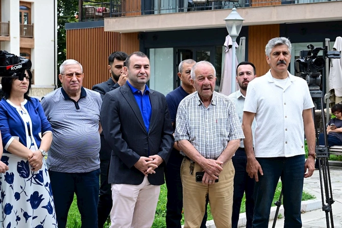 Şuşada Kitab dayanacağı istifadəyə verildi — FOTOLAR Şuşada Kitab dayanacağı istifadəyə verildi — FOTOLAR