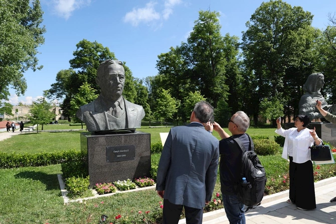 Türk Dünyası Həftəsinin iştirakçıları Şuşanın tarixi-mədəni irsi ilə tanış oldu — FOTOLAR Türk Dünyası Həftəsinin iştirakçıları Şuşanın tarixi-mədəni irsi ilə tanış oldu — FOTOLAR