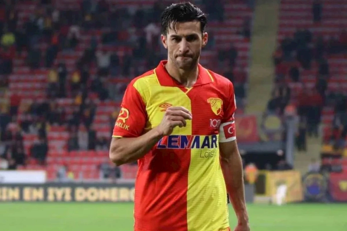 Türkiyə millisinin sabiq futbolçusu karyerasını başa vurdu