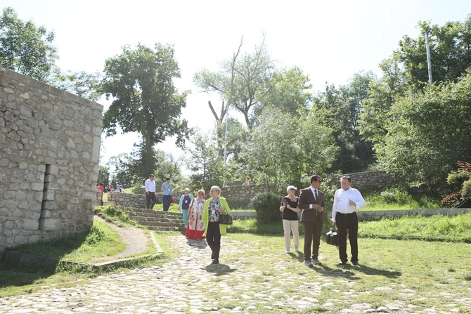 Türk Dünyası Həftəsinin iştirakçıları Şuşanın tarixi-mədəni irsi ilə tanış oldu — FOTOLAR Türk Dünyası Həftəsinin iştirakçıları Şuşanın tarixi-mədəni irsi ilə tanış oldu — FOTOLAR