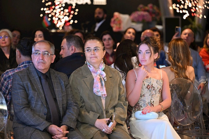 Alyona Əliyeva Milli Xalça Muzeyində moda nümayişi tədbirində — FOTOLAR
