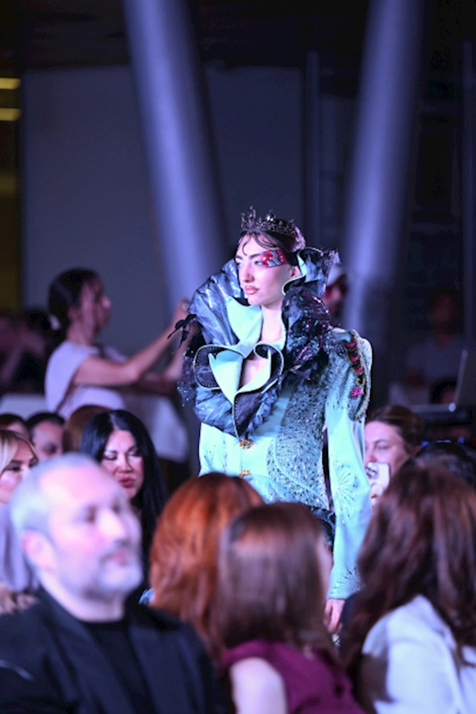 Alyona Əliyeva Milli Xalça Muzeyində moda nümayişi tədbirində — FOTOLAR