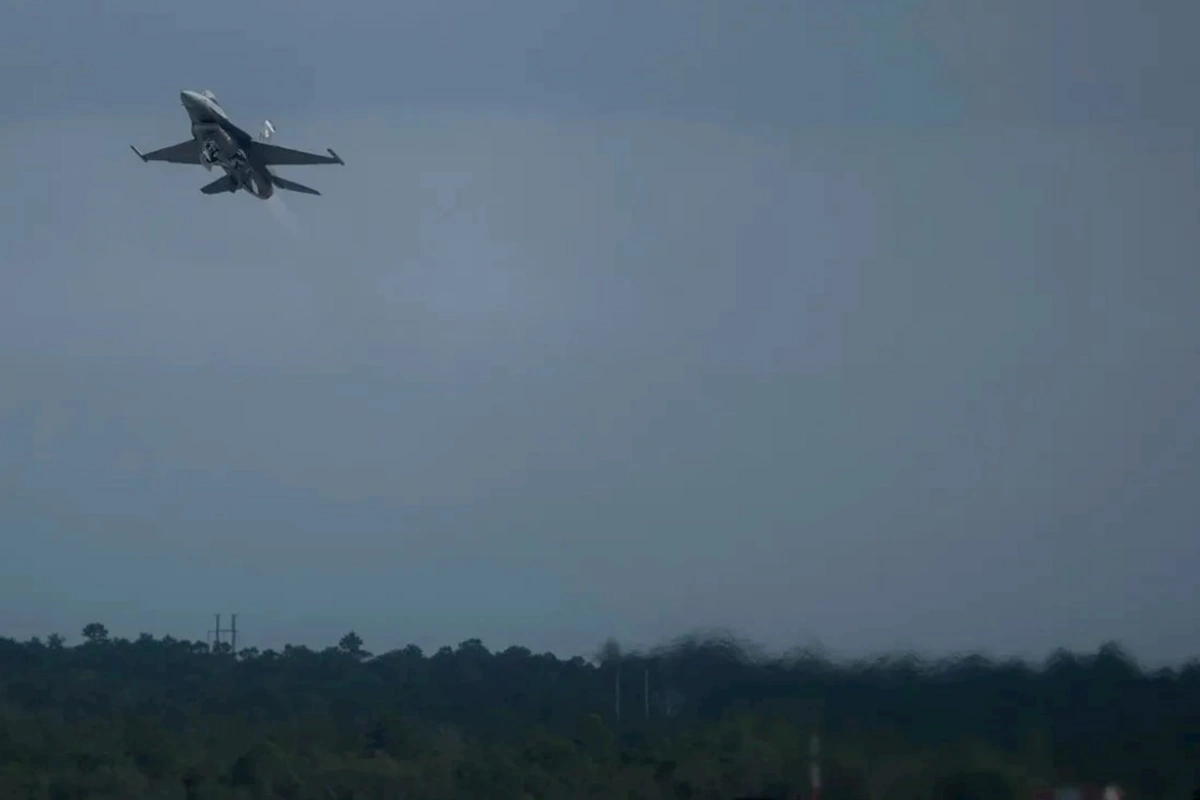 Süni intellekt ilk dəfə F-16 qırıcısını idarə etdi — FOTOLAR