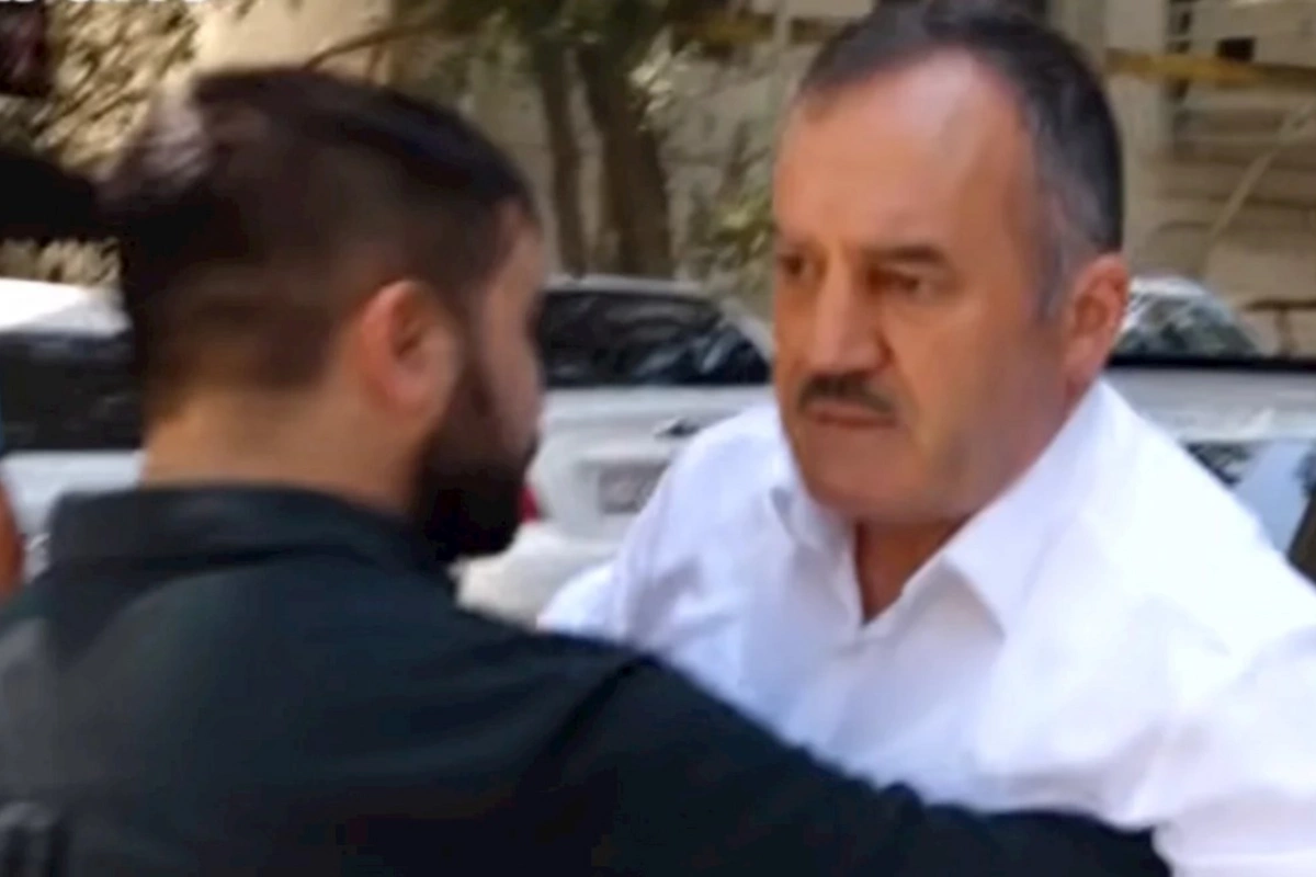 Klinika rəhbəri jurnalistlərə hücum etdi: Baku TV-nin əməkdaşına xəsarət yetirdi — VİDEO