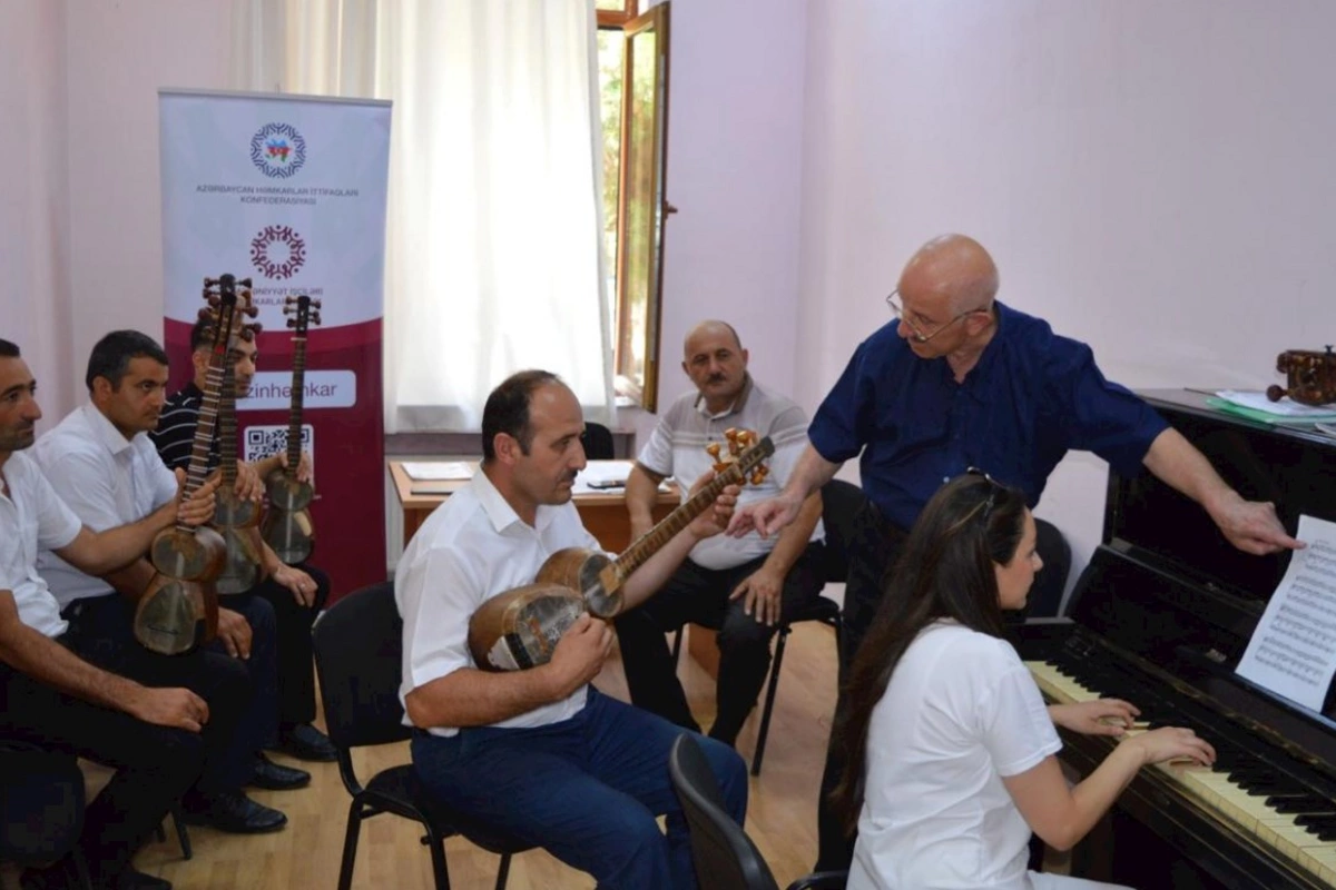 İnkişafyönümlü təlimlər davam edir — FOTOLAR