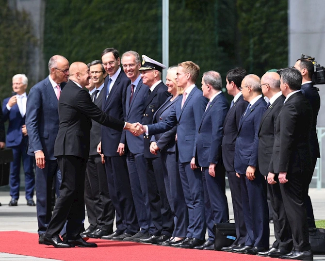 Berlində İlham Əliyevin rəsmi qarşılanma mərasimi olub — FOTOLAR Berlində İlham Əliyevin rəsmi qarşılanma mərasimi olub — FOTOLAR