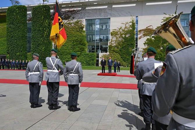Berlində İlham Əliyevin rəsmi qarşılanma mərasimi olub — FOTOLAR Berlində İlham Əliyevin rəsmi qarşılanma mərasimi olub — FOTOLAR