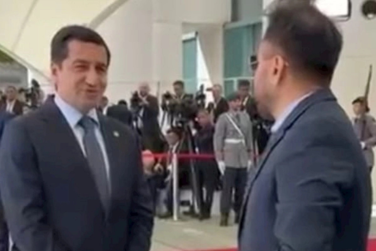 Hikmət Hacıyev Tural Sadıqlını faktlarla susdurdu — VİDEO