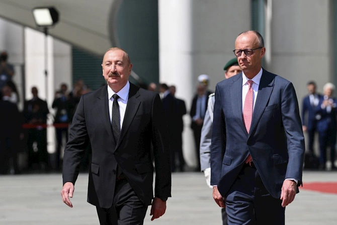 Berlində İlham Əliyevin rəsmi qarşılanma mərasimi olub — FOTOLAR Berlində İlham Əliyevin rəsmi qarşılanma mərasimi olub — FOTOLAR