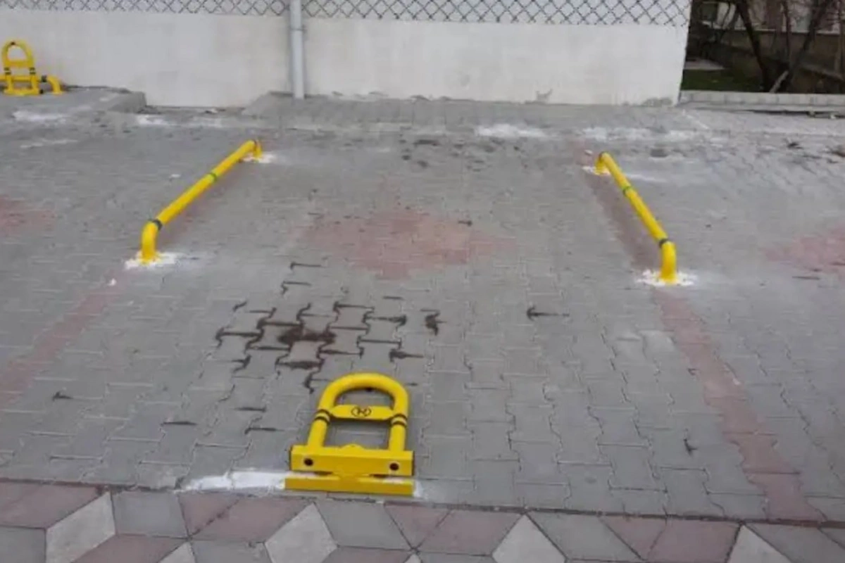 Həyətdə parkinq maneəsi quraşdırmaq qanunidir? — Açıqlama