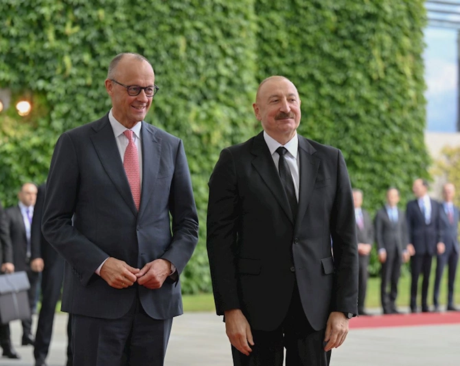 Berlində İlham Əliyevin rəsmi qarşılanma mərasimi olub — FOTOLAR Berlində İlham Əliyevin rəsmi qarşılanma mərasimi olub — FOTOLAR