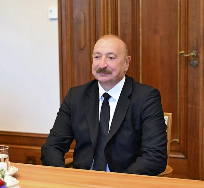 Azərbaycan və Almaniya prezidentlərinin geniş tərkibdə görüşü olub — FOTOLAR (YENİLƏNİB)