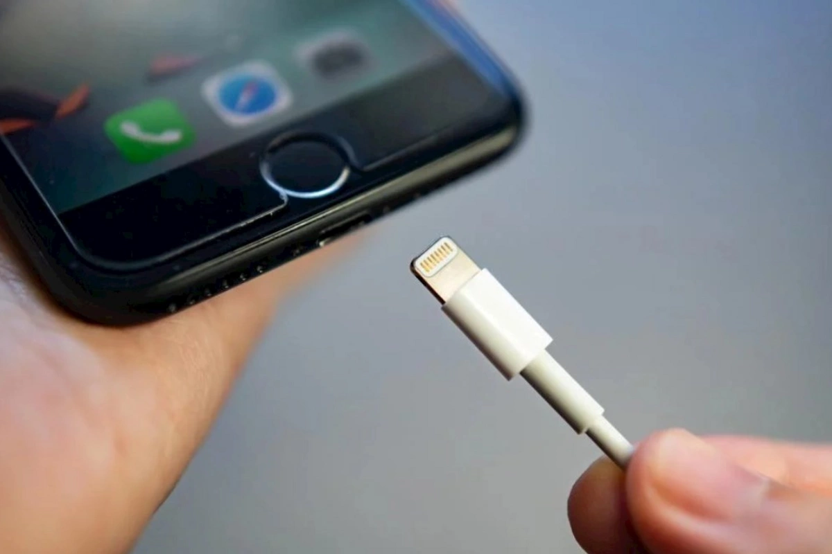 Smartfonunuzu ucuz USB kabeli ilə doldursanız nə baş verir?