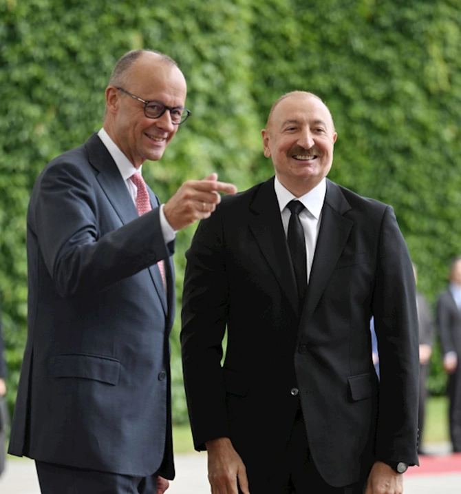 Berlində İlham Əliyevin rəsmi qarşılanma mərasimi olub — FOTOLAR Berlində İlham Əliyevin rəsmi qarşılanma mərasimi olub — FOTOLAR
