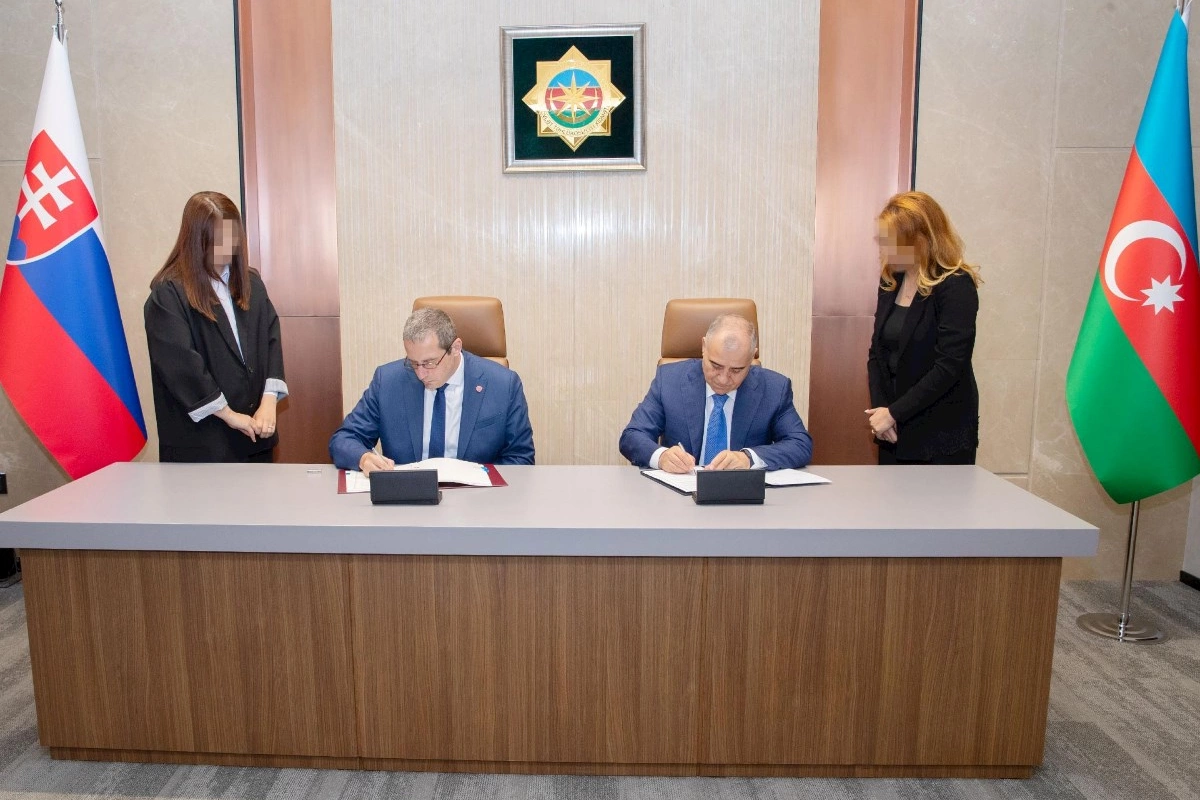 Azərbaycanla Slovakiya arasında məxfi məlumatın mübadiləsi və qarşılıqlı mühafizəsi haqqında Saziş imzalanıb — FOTOLAR