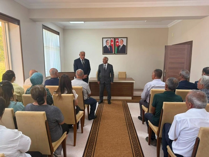 Milli Məclisin deputatı Vüqar Rəhimzadə Ordubadda seçiciləri ilə növbəti görüşünü keçirib — FOTOLAR Milli Məclisin deputatı Vüqar Rəhimzadə Ordubadda seçiciləri ilə növbəti görüşünü keçirib — FOTOLAR