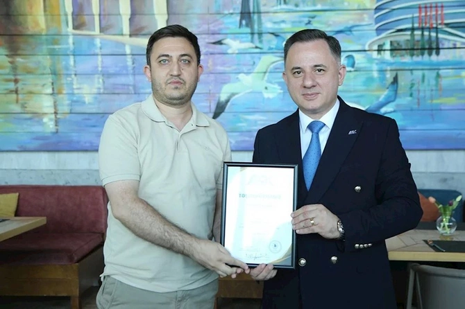 AQC Milli Mətbuat Günündə media nümayəndələri ilə görüş keçirib — FOTOLAR AQC Milli Mətbuat Günündə media nümayəndələri ilə görüş keçirib — FOTOLAR