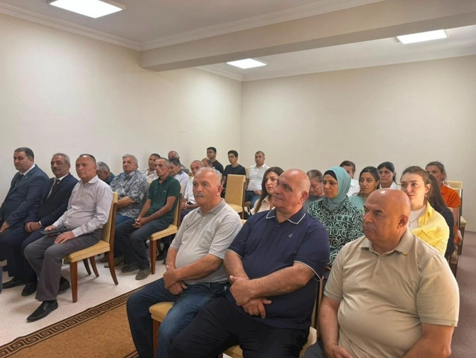Milli Məclisin deputatı Vüqar Rəhimzadə Ordubadda seçiciləri ilə növbəti görüşünü keçirib — FOTOLAR Milli Məclisin deputatı Vüqar Rəhimzadə Ordubadda seçiciləri ilə növbəti görüşünü keçirib — FOTOLAR
