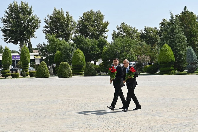Emin Əmrullayev Saatlıda vətəndaşları qəbul etdi — FOTOLAR