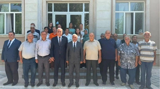 Milli Məclisin deputatı Vüqar Rəhimzadə Ordubadda seçiciləri ilə növbəti görüşünü keçirib — FOTOLAR Milli Məclisin deputatı Vüqar Rəhimzadə Ordubadda seçiciləri ilə növbəti görüşünü keçirib — FOTOLAR