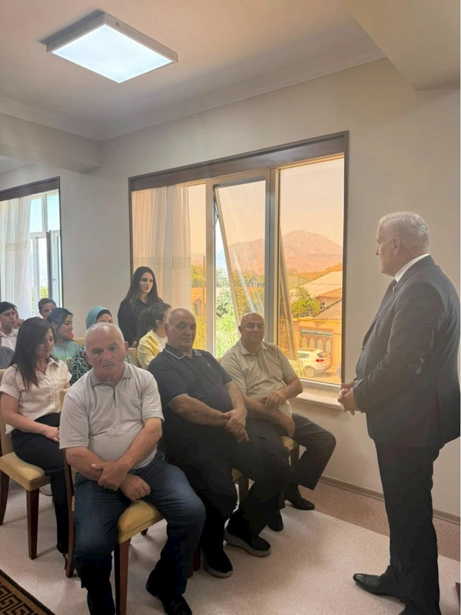 Milli Məclisin deputatı Vüqar Rəhimzadə Ordubadda seçiciləri ilə növbəti görüşünü keçirib — FOTOLAR Milli Məclisin deputatı Vüqar Rəhimzadə Ordubadda seçiciləri ilə növbəti görüşünü keçirib — FOTOLAR