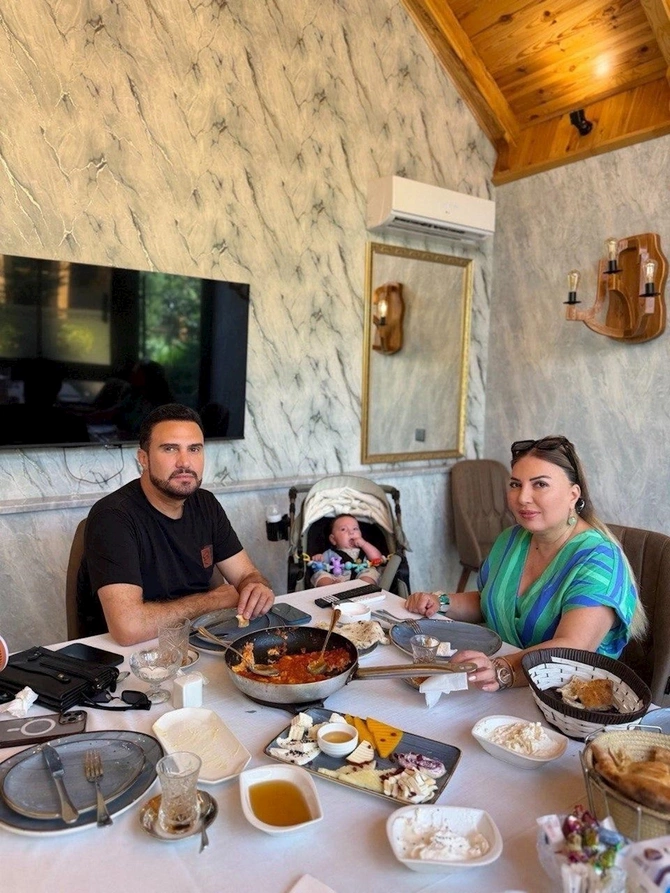 Nadir Qafarzadə xanımı və nəvələri ilə — FOTOLAR