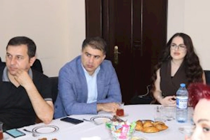 YAP Səbail rayon təşkilatında qeyri-hökumət təşkilatları ilə birgə tədbir keçirilib — FOTOLAR YAP Səbail rayon təşkilatında qeyri-hökumət təşkilatları ilə birgə tədbir keçirilib — FOTOLAR