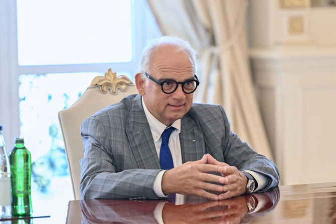 İlham Əliyev Dünya Güləş Birliyinin prezidentini qəbul edib — FOTOLAR İlham Əliyev Dünya Güləş Birliyinin prezidentini qəbul edib — FOTOLAR