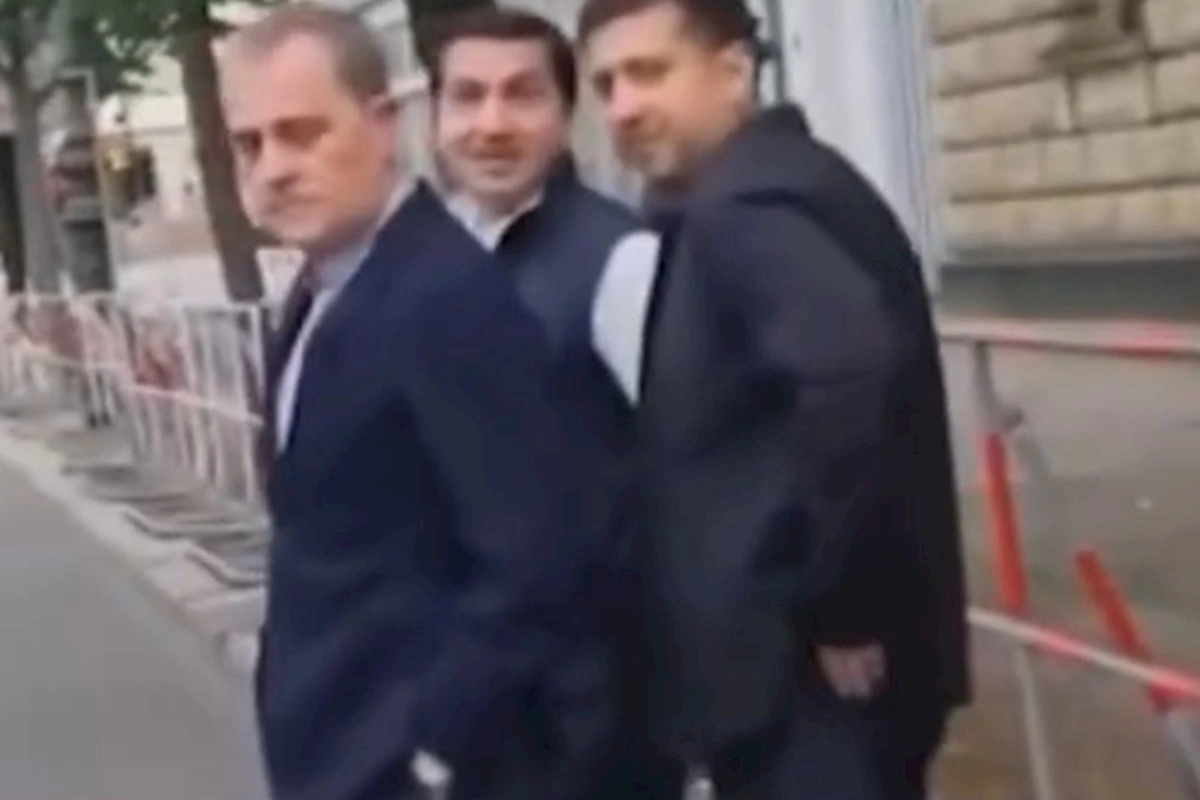 Ceyhun Bayramov və Hikmət Hacıyev təxribatçı suallara belə cavab verdi — VİDEO