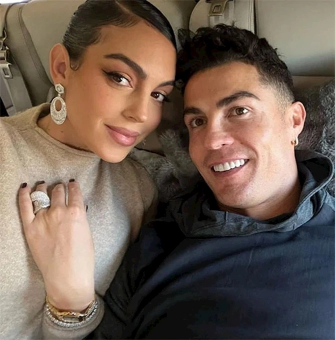 Ronaldo ilə Corcina arasındakı 10 illik sevginin sirri açıqlandı — FOTOLAR