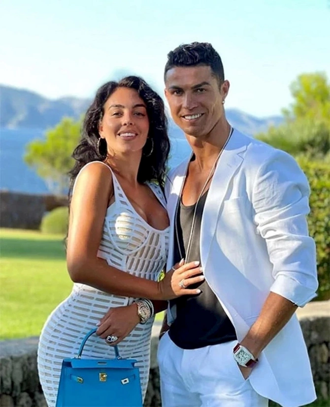 Ronaldo ilə Corcina arasındakı 10 illik sevginin sirri açıqlandı — FOTOLAR