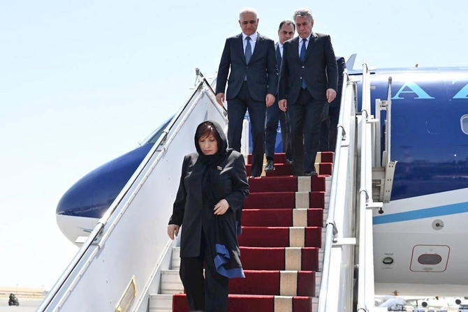 Sahibə Qafarova Xameneinin vida mərasimində — FOTOLAR Sahibə Qafarova Xameneinin vida mərasimində — FOTOLAR