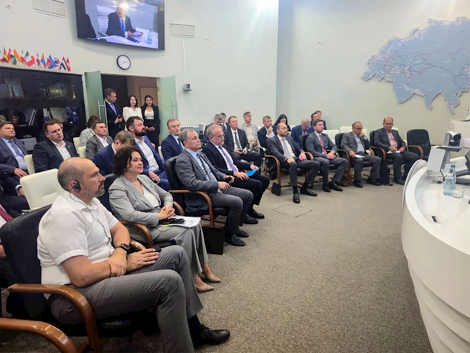 ADY rəhbərliyi Rusiya və İranla dəmir yolu sahəsində əməkdaşlığın inkişafını müzakirə edib — FOTOLAR