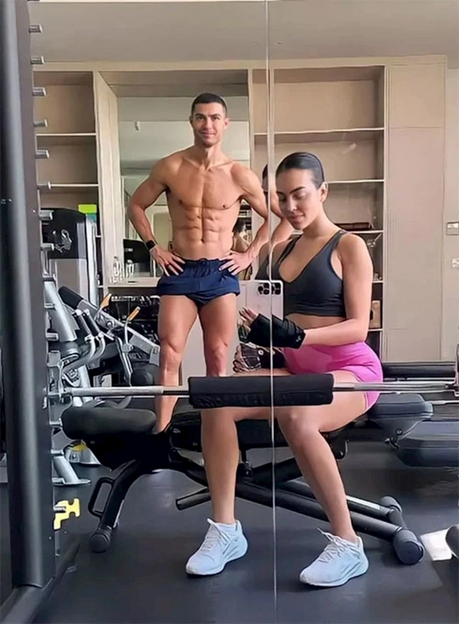 Ronaldo ilə Corcina arasındakı 10 illik sevginin sirri açıqlandı — FOTOLAR
