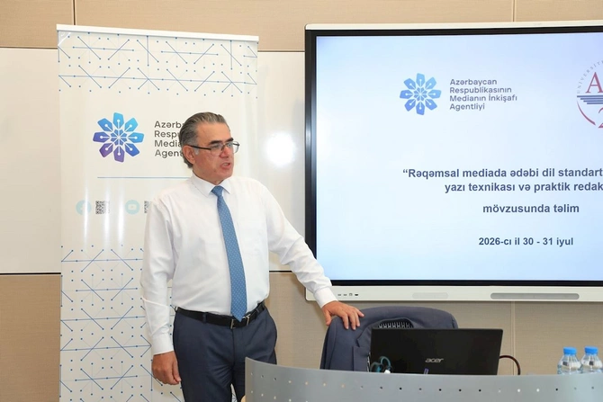 “Rəqəmsal mediada ədəbi dil standartları: müasir yazı texnikası və praktik redaktə” mövzusunda təlimlərə başlanılıb — FOTOLAR