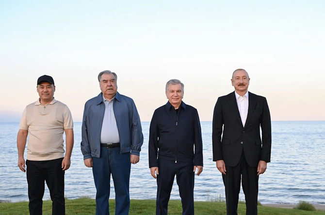 İlham Əliyev həmkarları ilə Qolf Klubun açılışında iştirak etdi — FOTOLAR İlham Əliyev həmkarları ilə Qolf Klubun açılışında iştirak etdi — FOTOLAR