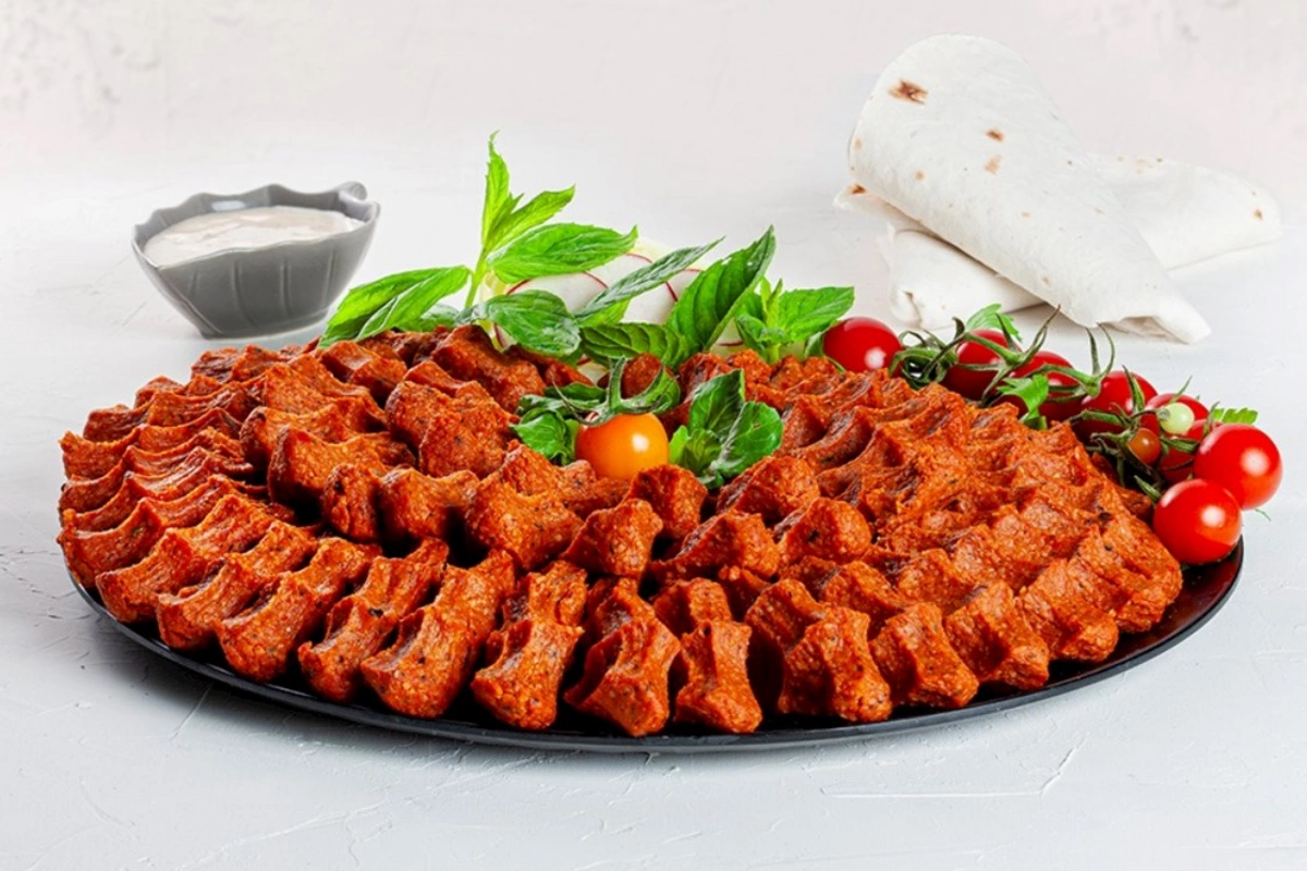 Cəmi 10 dəqiqəyə hazır olan çiy köftə resepti