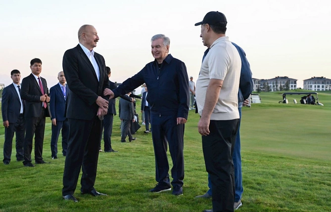 İlham Əliyev həmkarları ilə Qolf Klubun açılışında iştirak etdi — FOTOLAR İlham Əliyev həmkarları ilə Qolf Klubun açılışında iştirak etdi — FOTOLAR