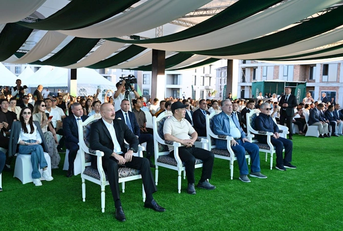 İlham Əliyev həmkarları ilə Qolf Klubun açılışında iştirak etdi — FOTOLAR İlham Əliyev həmkarları ilə Qolf Klubun açılışında iştirak etdi — FOTOLAR