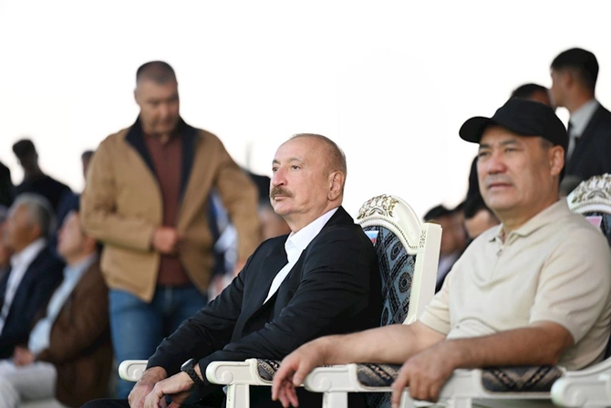 İlham Əliyev həmkarları ilə Qolf Klubun açılışında iştirak etdi — FOTOLAR İlham Əliyev həmkarları ilə Qolf Klubun açılışında iştirak etdi — FOTOLAR