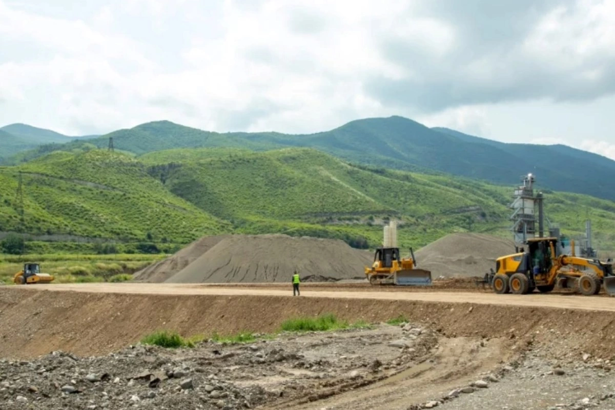 Ağdam–Xankəndi dəmir yolu xəttinin tikintisi sürətlə davam edir — VİDEO