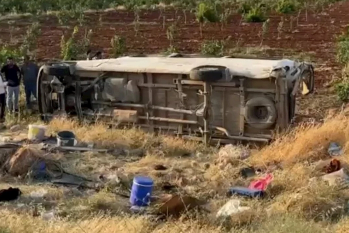 Türkiyədə mikroavtobus dərəyə aşıb, 22 nəfər xəsarət alıb