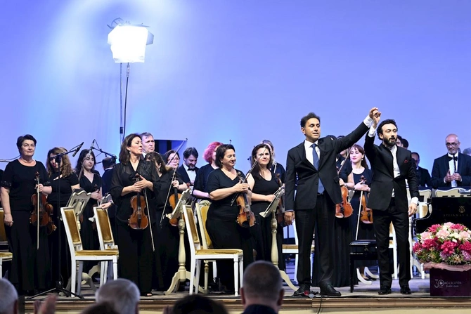 Filarmoniyada konsert mövsümü təntənəli şəkildə başa çatdı — FOTOLAR
